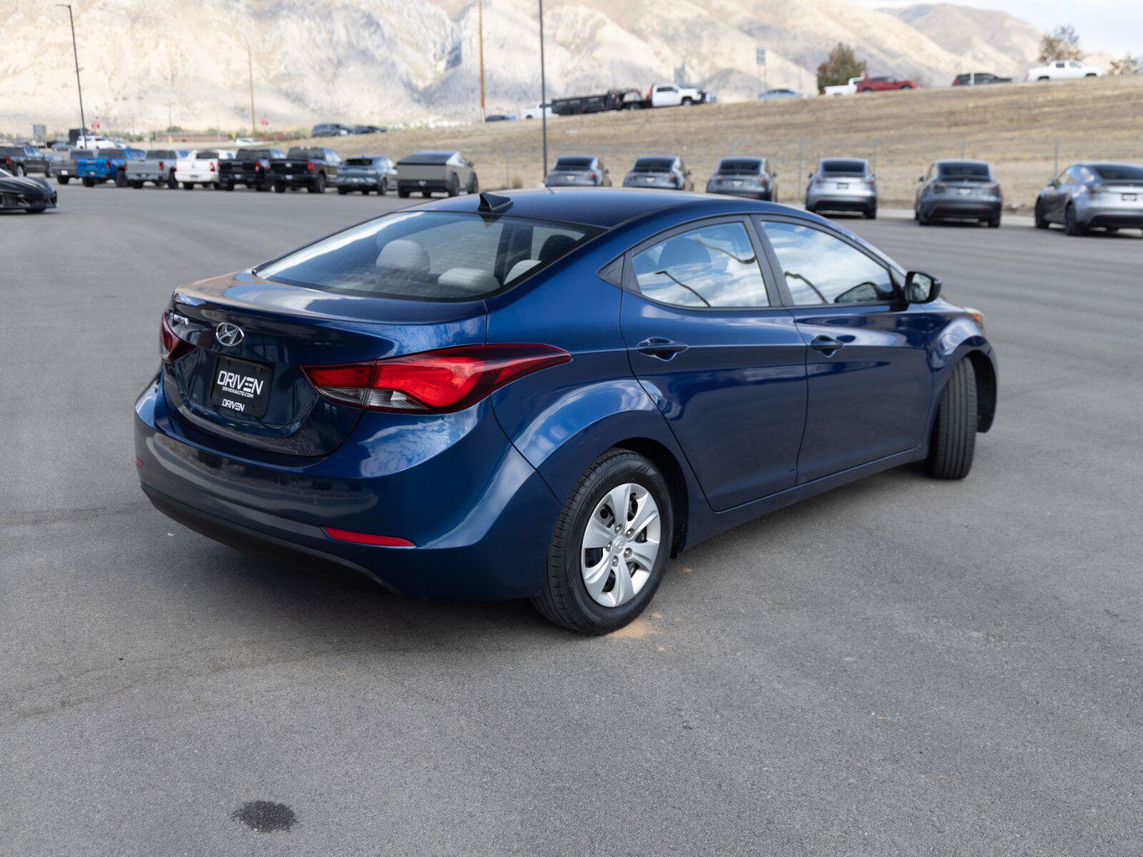 Used 2016 Hyundai Elantra SE FWD image 7