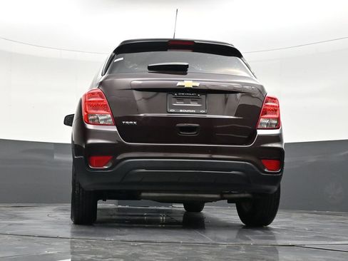 Used 2021 Chevrolet Trax LS image 23