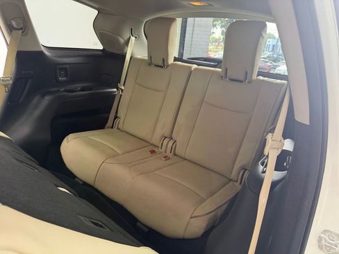 Used 2019 INFINITI QX60 Luxe w/ Essential Package FWD image 23