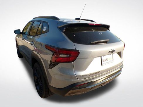 New 2026 Chevrolet Trax ACTIV w/ Sunroof Package FWD image 3