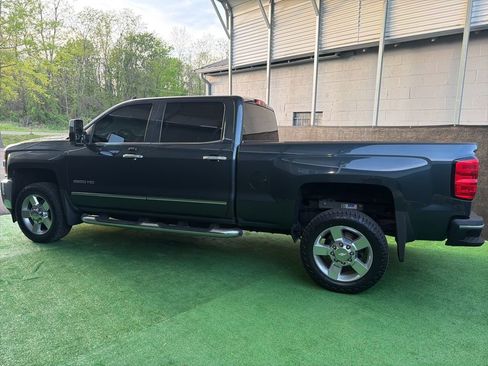 Used 2019 Chevrolet Silverado 2500 LTZ w/ Duramax Plus Package AWD/4WD image 10