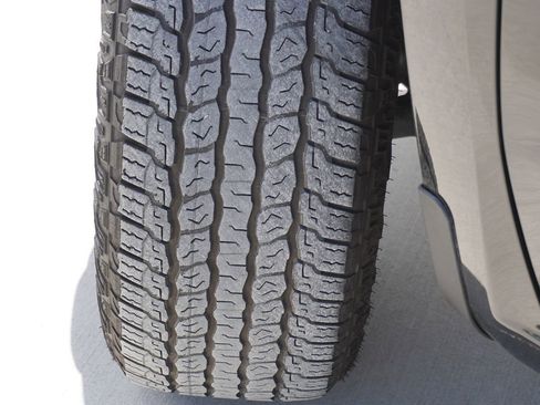 Used 2020 Chevrolet Silverado 1500 LT Trail Boss image 4