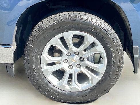 Used 2024 Chevrolet Silverado 1500 LTZ w/ Technology Package image 34