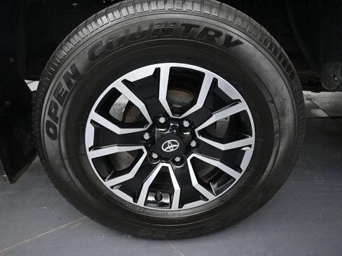 Used 2021 Toyota Tacoma TRD Sport AWD/4WD image 43