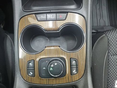 Used 2023 GMC Acadia SLE w/ Driver Convenience Package image 10