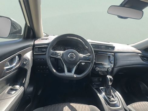 Used 2019 Nissan Rogue SV w/ Premium Package AWD/4WD image 18