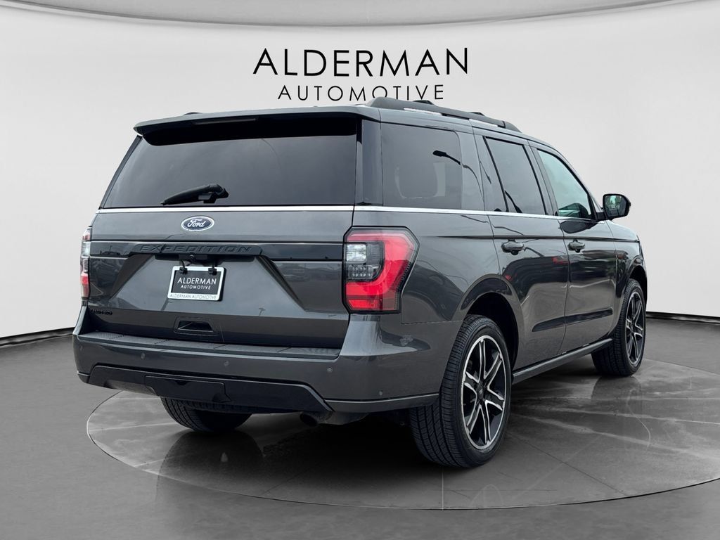 Used 2021 Ford Expedition Limited AWD/4WD image 5