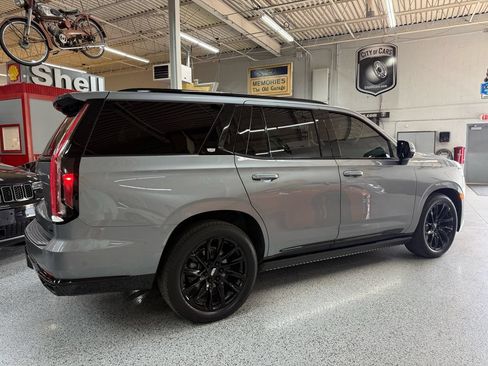 Used 2023 Cadillac Escalade Sport Platinum w/ LPO, ONYX Package AWD/4WD image 5