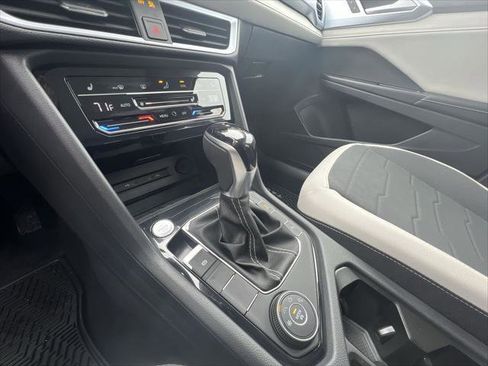 New 2026 Volkswagen Taos SE AWD/4WD image 19
