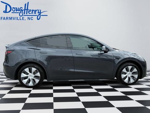 Used 2024 Tesla Model Y Long Range RWD image 6