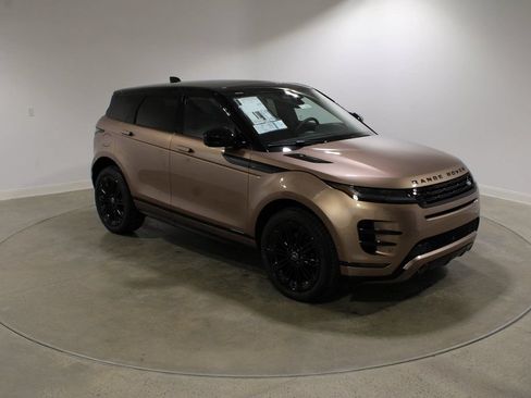 Used 2026 Land Rover Range Rover Evoque Dynamic SE AWD/4WD image 7