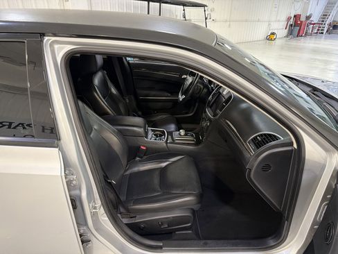 Used 2021 Chrysler 300 Touring L image 13