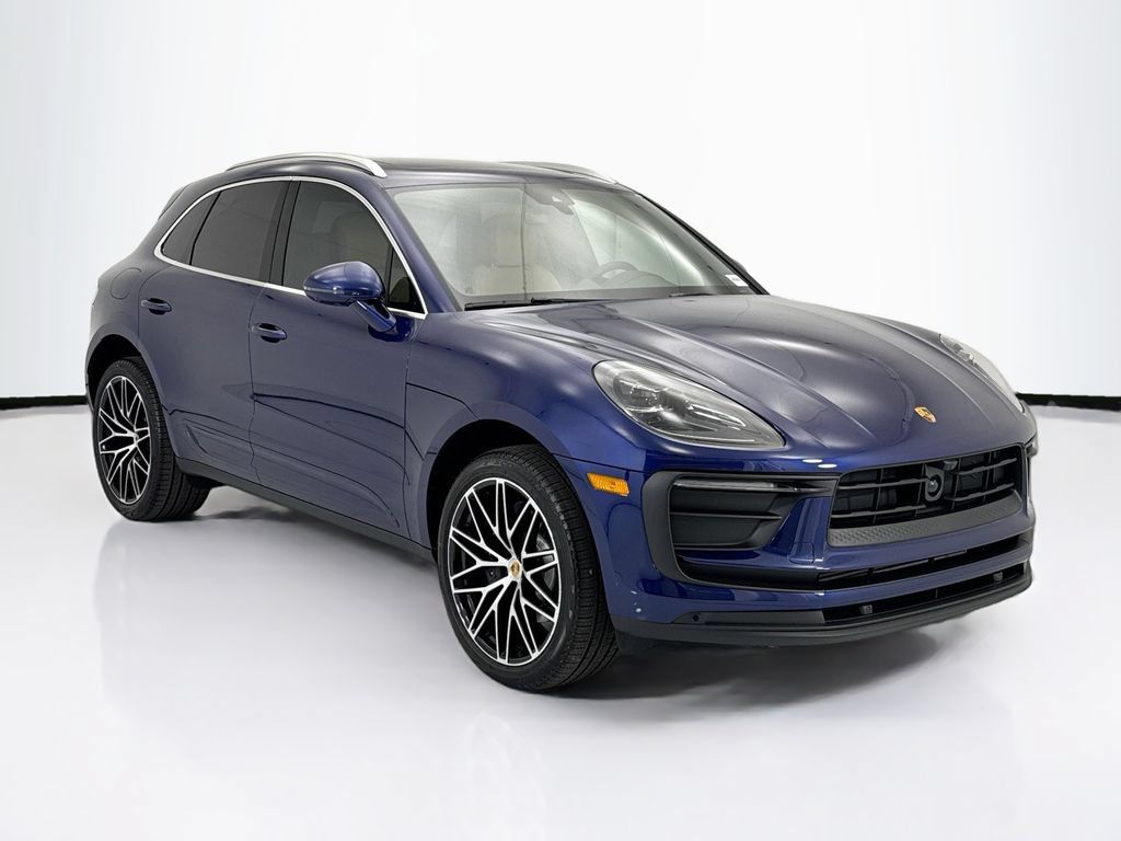 Used 2026 Porsche Macan AWD/4WD image 9