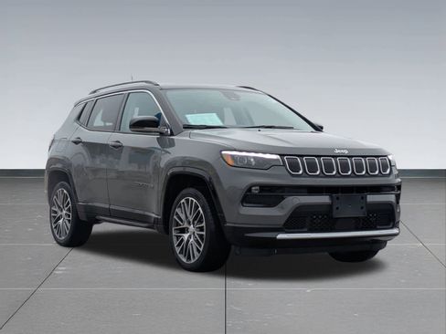 Used 2022 Jeep Compass Limited w/ Elite Group image 8