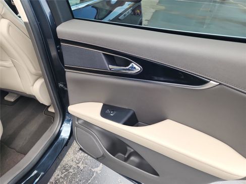 Certified 2023 Lincoln Nautilus Reserve image 21