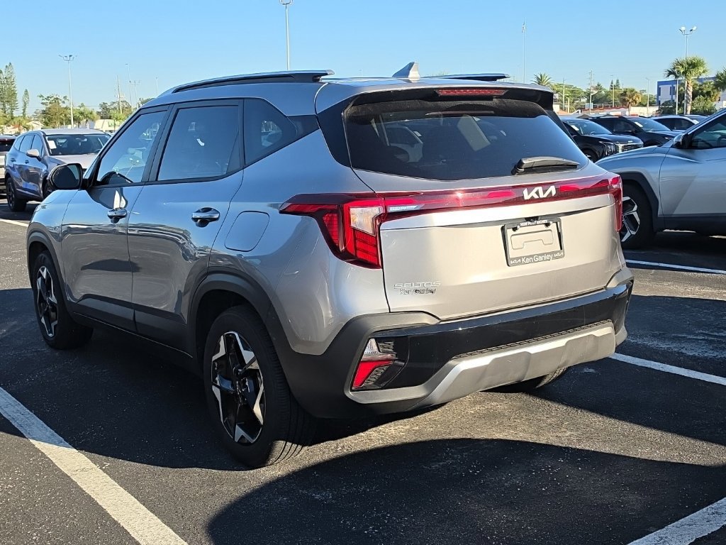 Used 2025 Kia Seltos S FWD image 12