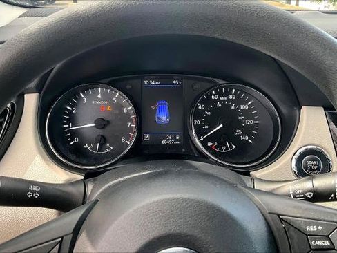 Certified 2020 Nissan Rogue Sport SV FWD image 25
