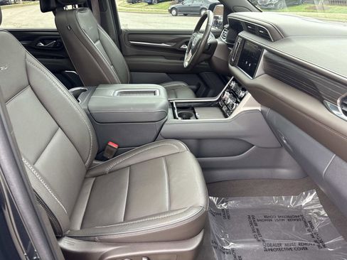 Certified 2022 GMC Yukon XL Denali w/ Denali Ultimate Package image 35