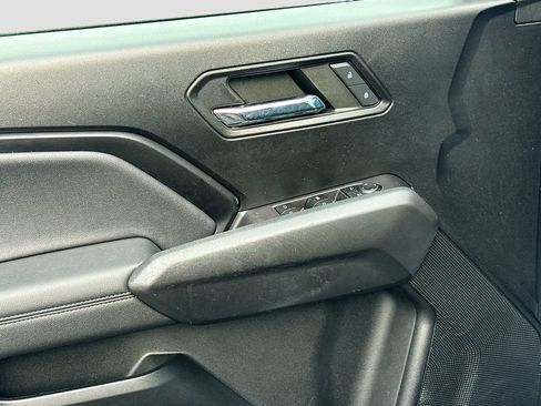 Used 2023 Chevrolet Colorado LT w/ LT Convenience Package II AWD/4WD image 21
