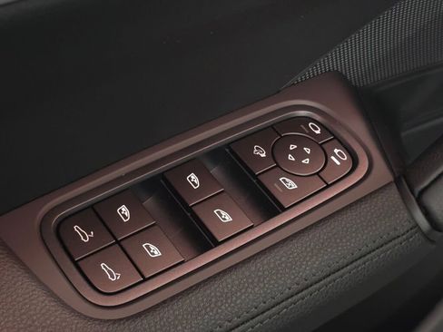 New 2026 Porsche Cayenne image 38