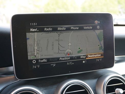 Used 2018 Mercedes-Benz GLC 300 4MATIC image 18