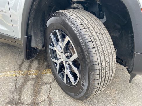 Used 2025 Jeep Grand Cherokee Limited image 28