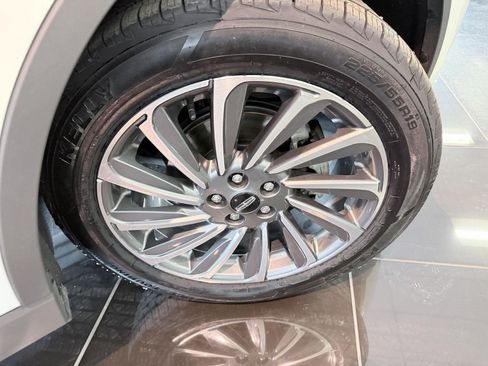 Used 2023 Lincoln Corsair Reserve AWD/4WD image 48