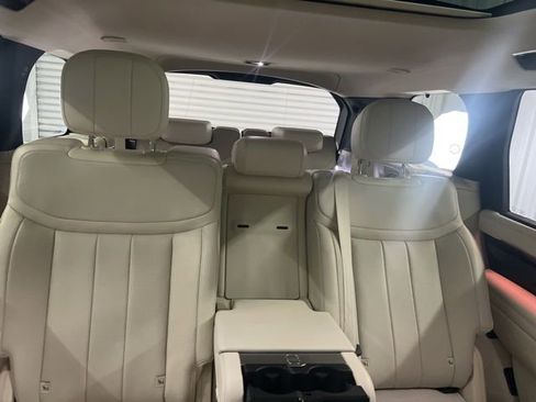 Used 2025 Land Rover Range Rover Long Wheelbase SE image 22