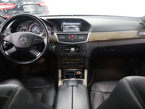Used 2010 Mercedes-Benz E 350 E 350 4MATIC Sedan 4D image 24