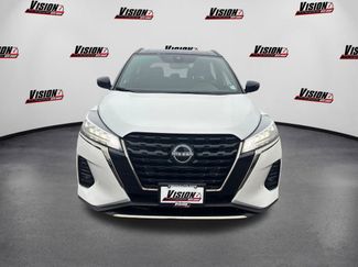 Used 2024 Nissan Kicks SR video 2