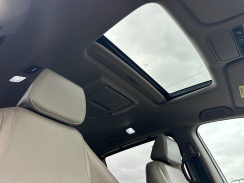 Used 2018 Honda Odyssey Elite image 21