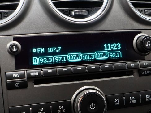 Used 2014 Chevrolet Captiva Sport LS image 2