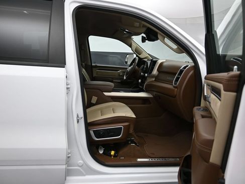 Used 2020 RAM 1500 Laramie RWD image 26