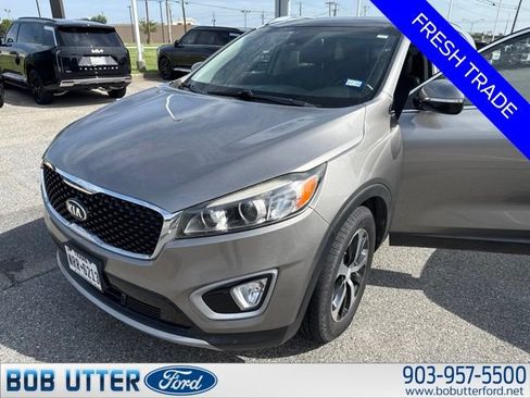 Used 2017 Kia Sorento EX w/ EX Advanced Touring Package FWD image 3