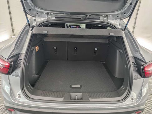 New 2026 Chevrolet Trax RS w/ Sunroof Package FWD image 34
