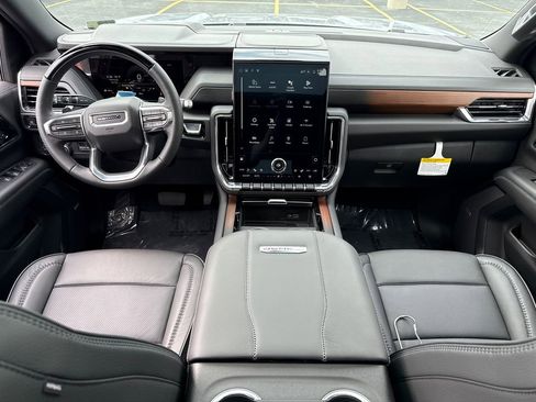 New 2026 GMC Yukon Denali w/ Denali Reserve Package AWD/4WD image 32