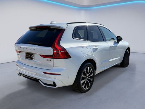 Certified 2025 Volvo XC60 B5 Plus image 4