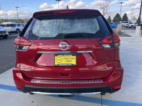 Certified 2017 Nissan Rogue S image 8