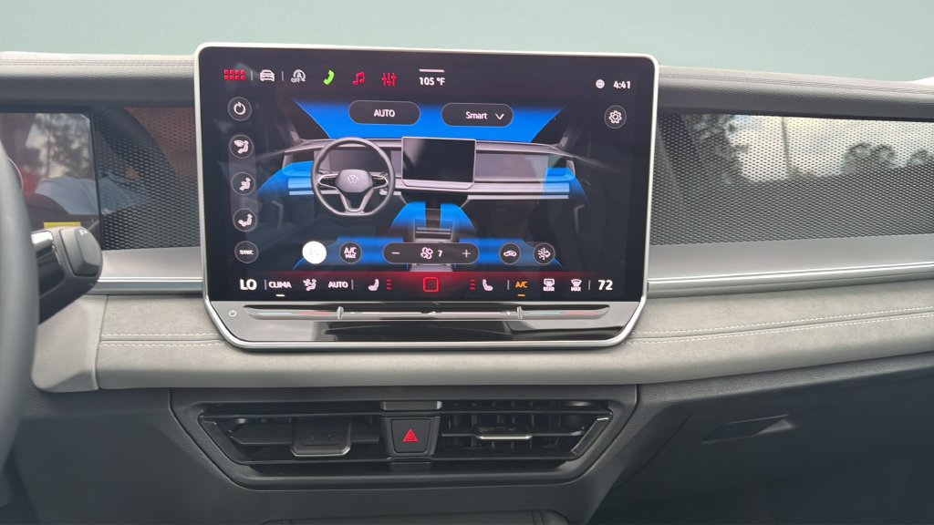 New 2026 Volkswagen Tiguan SE FWD image 22