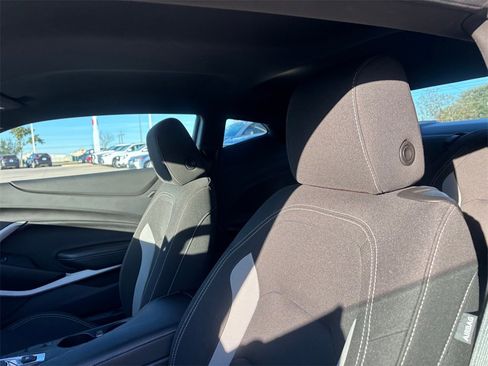 Used 2020 Chevrolet Camaro LT image 12