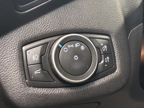 Used 2019 Ford Escape SE image 16