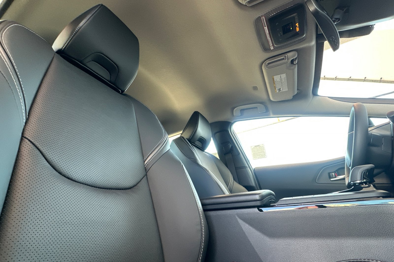 New 2027 Toyota Prius Plug-In Hybrid FWD image 18