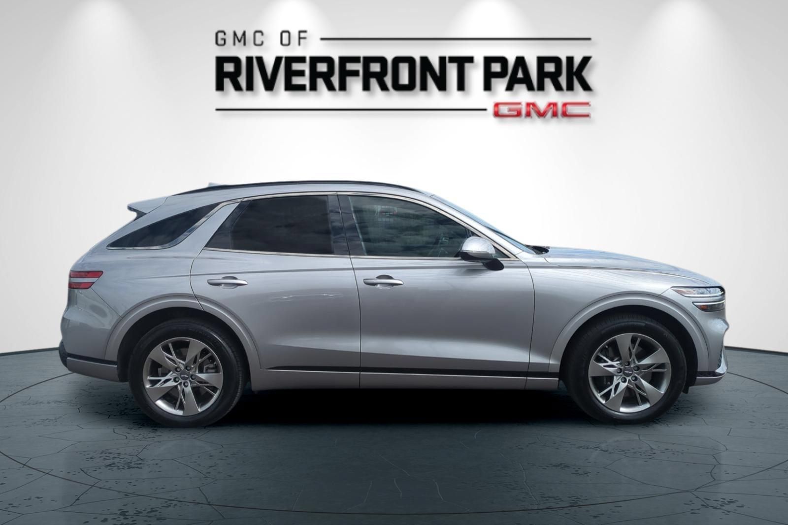 Used 2022 Genesis GV70 3.5T Sport AWD/4WD image 2