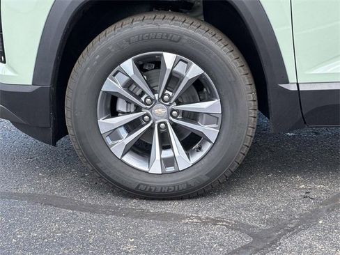 New 2026 Chevrolet Equinox LT image 7