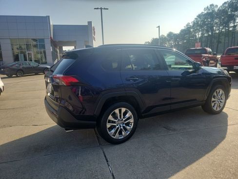 Certified 2020 Toyota RAV4 XLE Premium image 6