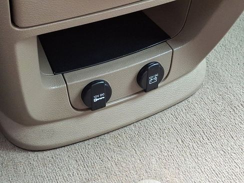 Used 2015 Chrysler Town & Country Touring w/ Driver Convenience Group image 24