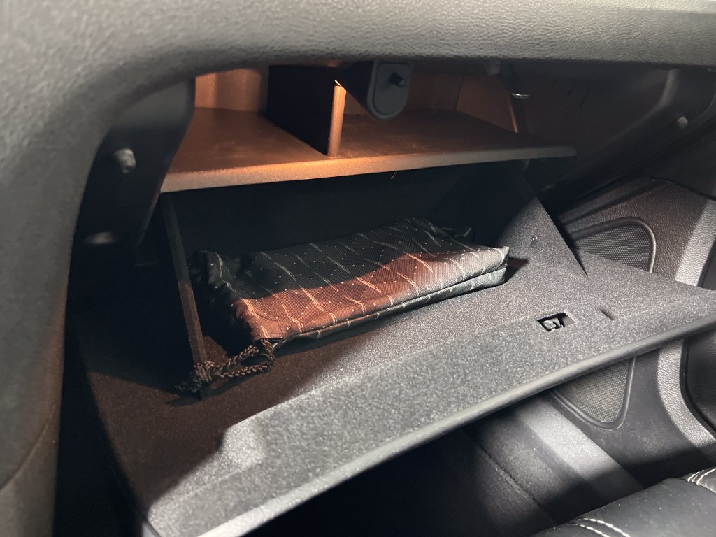 Used 2019 Chrysler 300 S RWD image 27