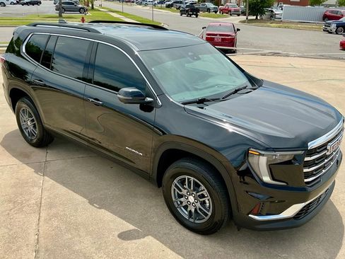 Used 2025 GMC Acadia Elevation FWD image 4