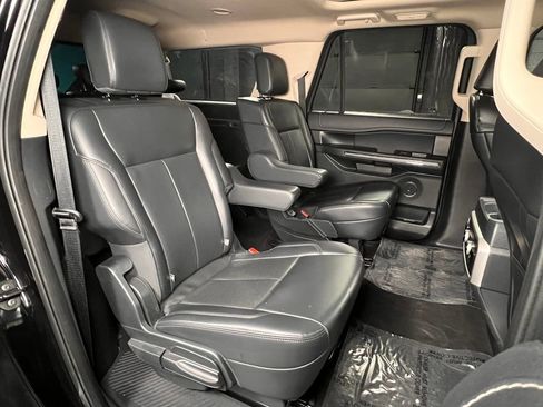 Used 2024 Ford Expedition Max XLT image 23