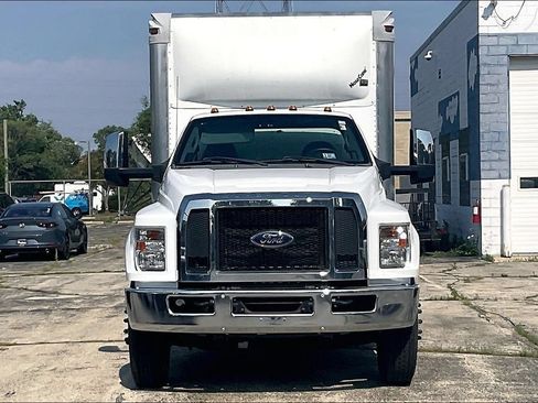 Used 2018 Ford F650 2WD Regular Cab Super Duty image 2